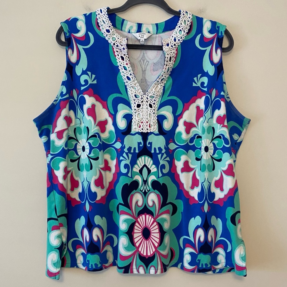 Crown & Ivy Patterned Blouse
